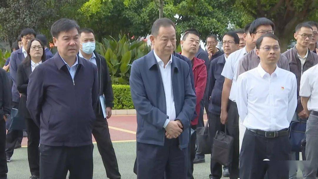 县委副书记,县长李永军参加会议并交流了牟定经验.