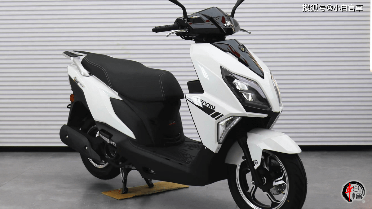 新车|7980元,舒适游艇125天鹰小踏板,风冷引擎单abs_搜狐汽车_搜狐网