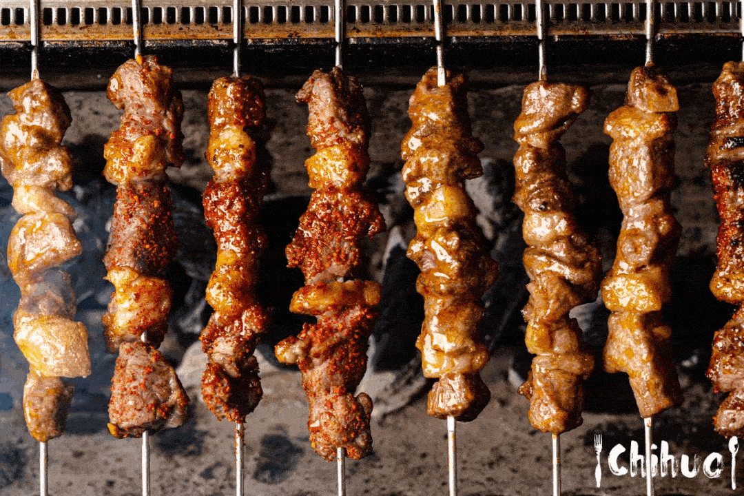 这家餐厅老板是一个朝鲜族大叔,lamb kebab一品串藏在一个不起眼的小