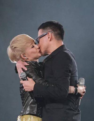 从来不演戏的陈慧娴渐渐走下坡路,张学友就拉着陈慧娴合唱《爱和承诺