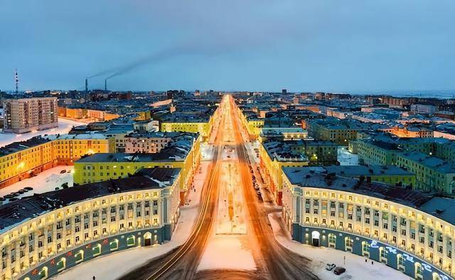 由于地理位置得天独厚,诺里尔斯克的气温并不高,最低气温可达58度