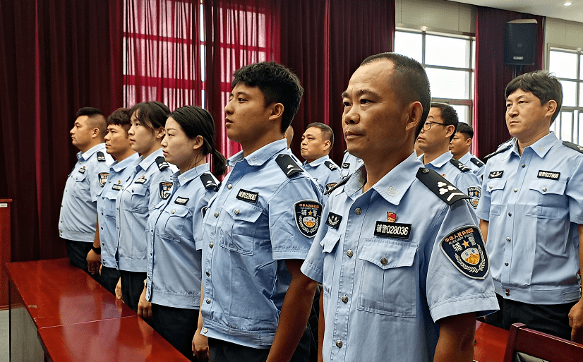 辅警警衔 民警图片