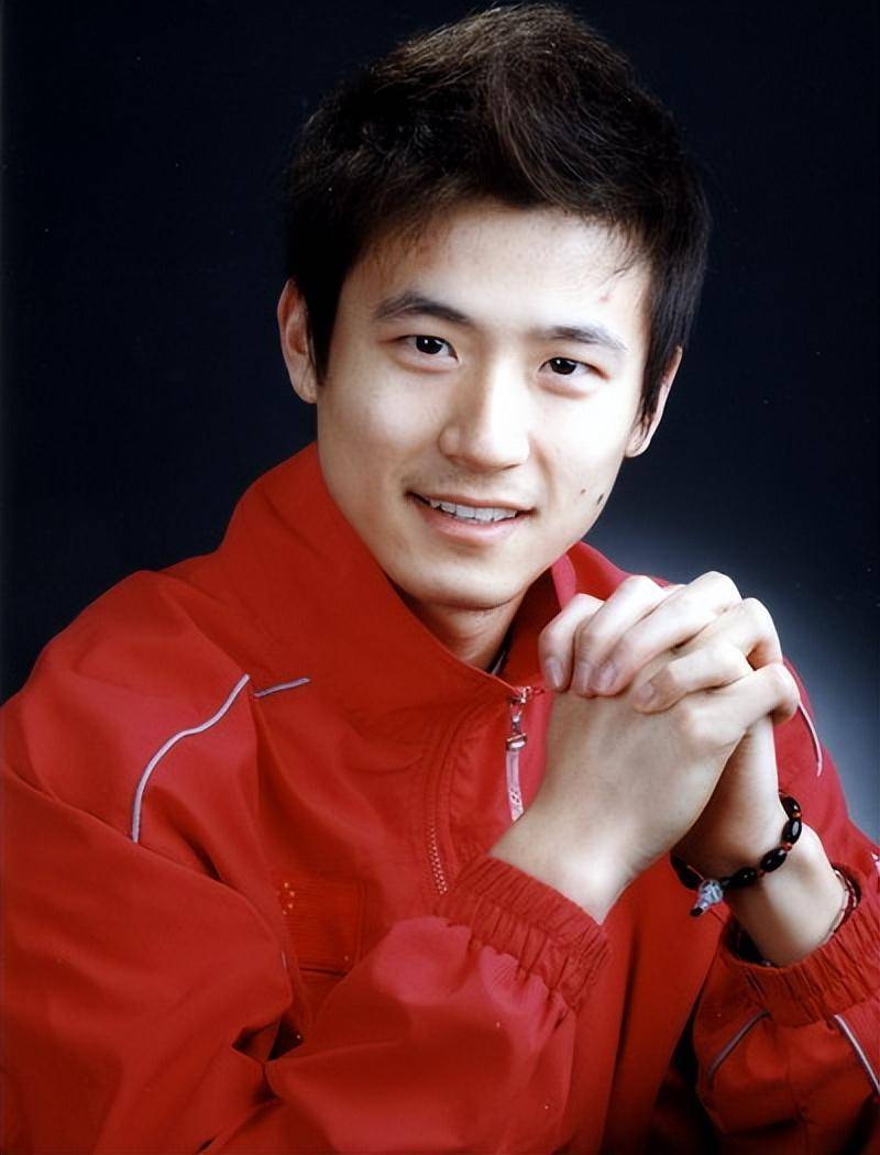 羽毛球奥运冠军蔡赟:娶花样游泳美女为妻,做上门女婿幸福吗?