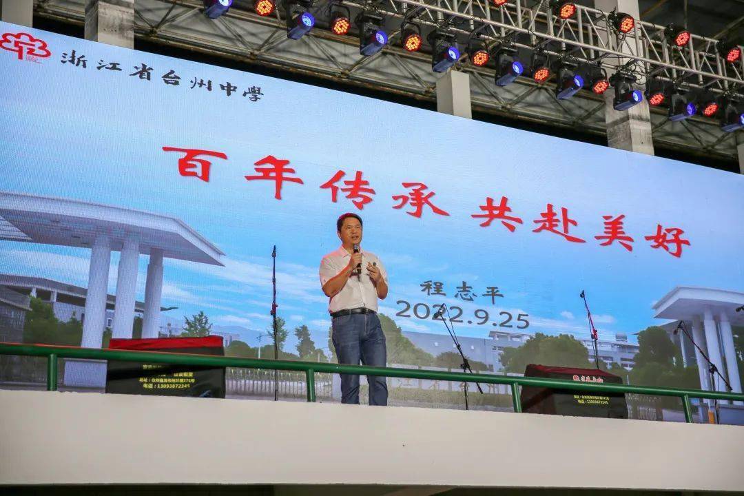 在这里,我们看到了,即便穷困潦倒也不忘推行教化的郑广文,看到了不畏