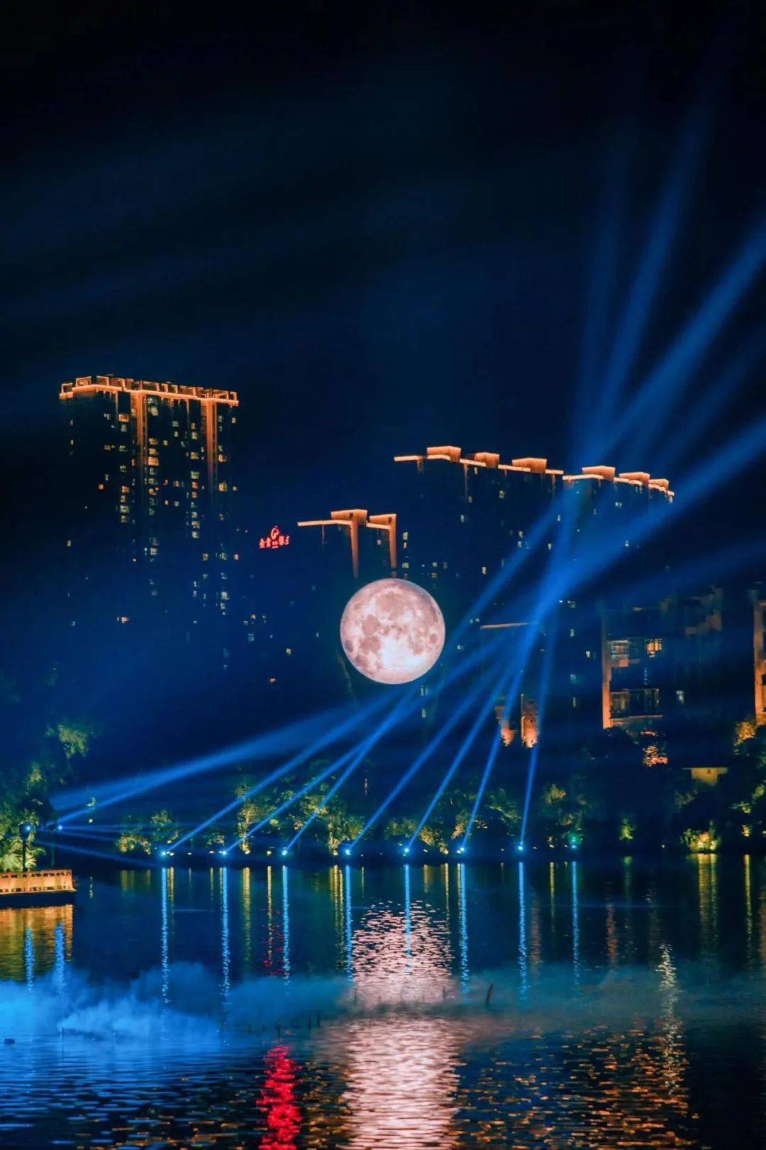 郴州,自然风光秀美,人文底蕴深厚,交通四通八达,空气清新怡人.