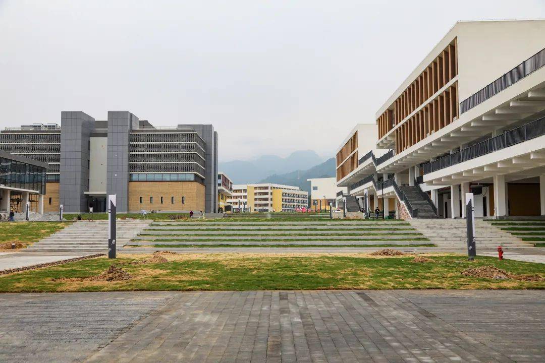 37亿元丽水学院松阳校区学校位于丽水中学(开发路与北环路西北角)