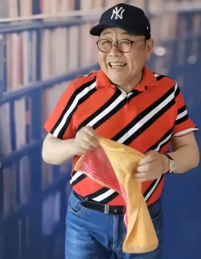 "猪八戒"马德华:现实如愿娶到"嫦娥",恩爱50年零绯闻_侯玉敏_父亲_华