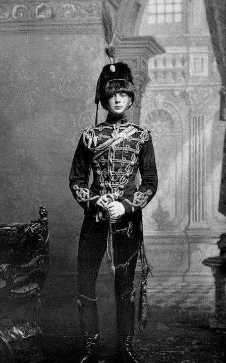 丘吉尔年轻时的照片：英俊潇洒帅气，秒杀“小鲜肉”_英国_古巴_二战