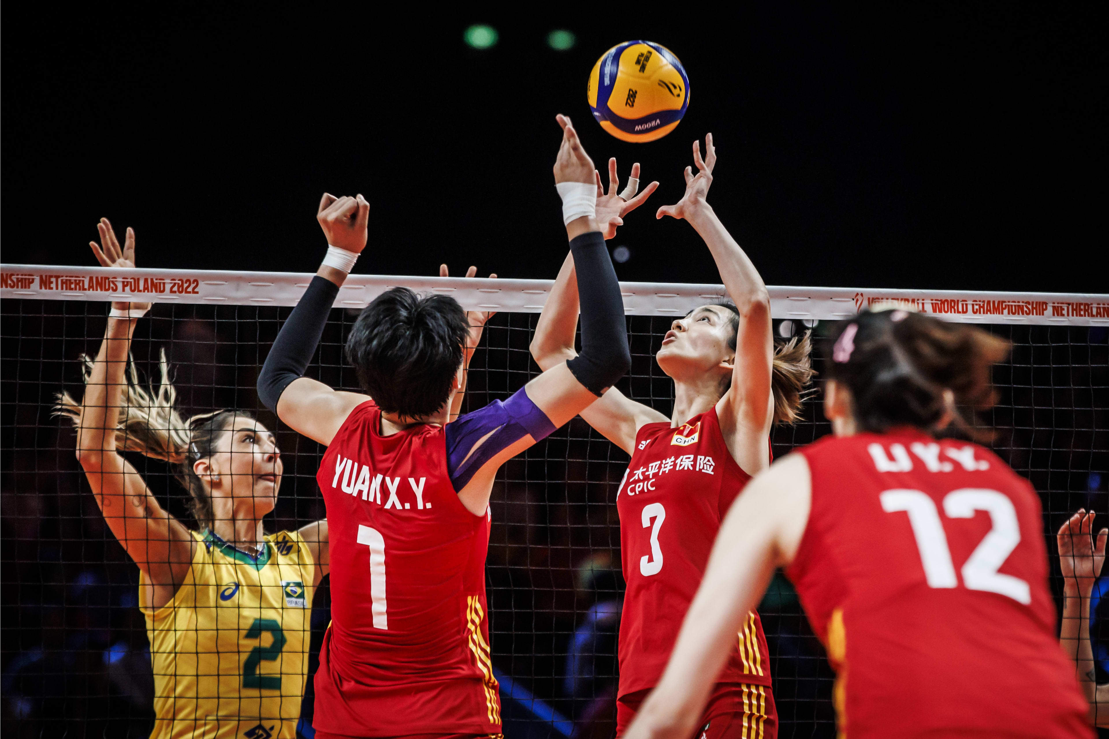 比赛数据:中国队扣球得分52-68落后,这项是输球的关键,进攻端处于明显