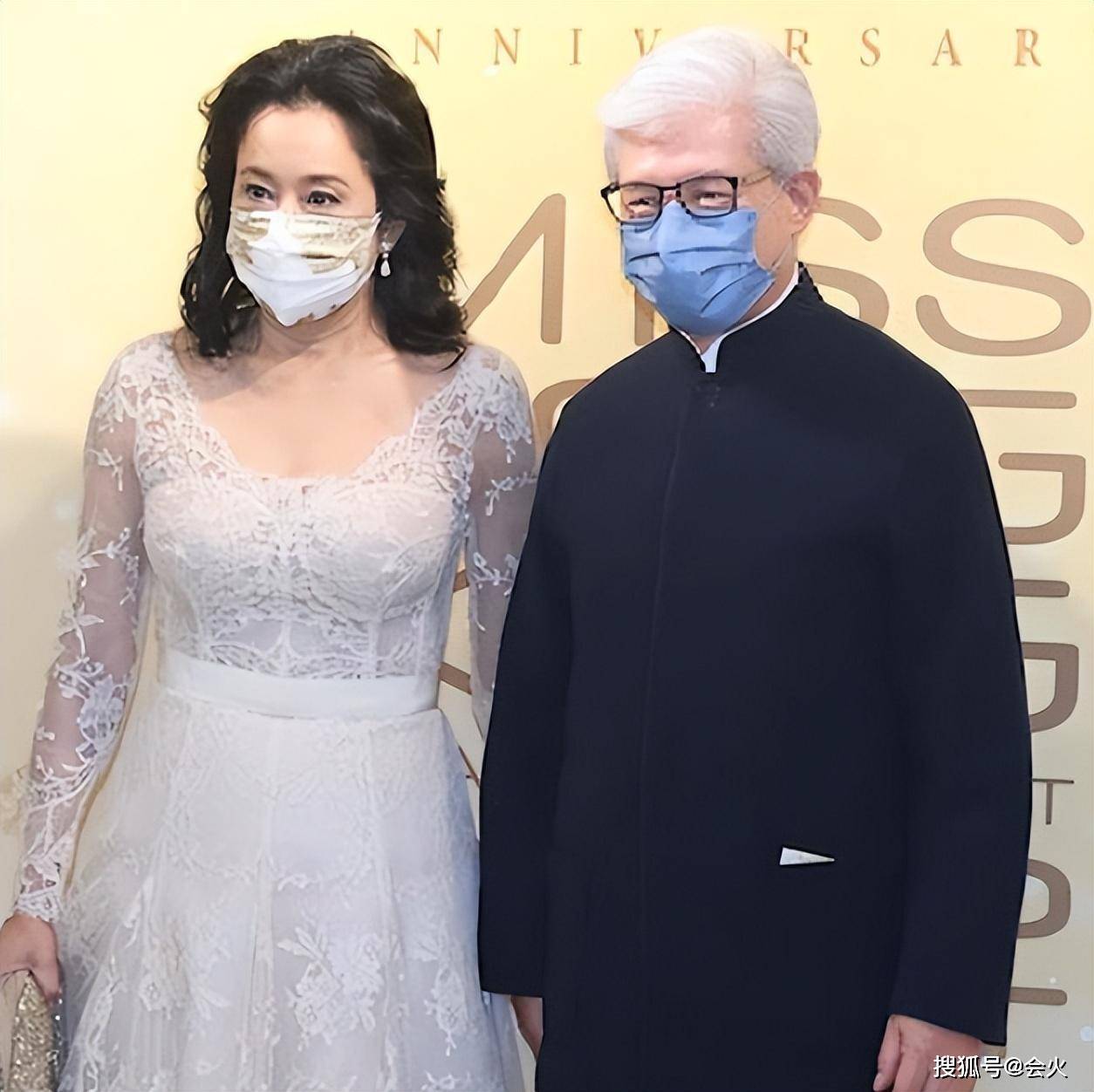 64岁朱玲玲为叶倩文庆生!