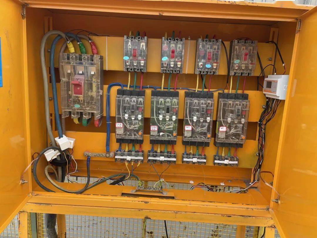 观摩2022年临电标准化工地!看看有啥不一样?_配电箱_进行_用电