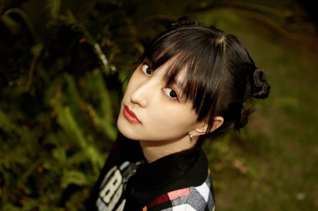 华晨宇的绯闻女友王悦伊,她的五官太优越!_少女_长相_下颌