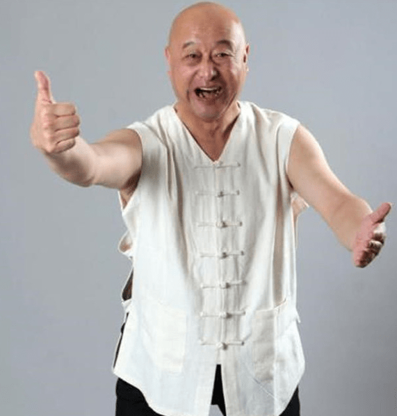 5个"干爹",77次代言,陈寒柏疯狂捞金的背后,藏着丑恶的人生_郭德纲