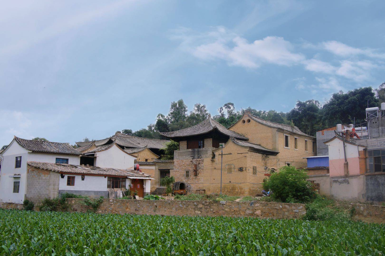 在石屏旅行的最后一程来到了宝秀镇的郑营村