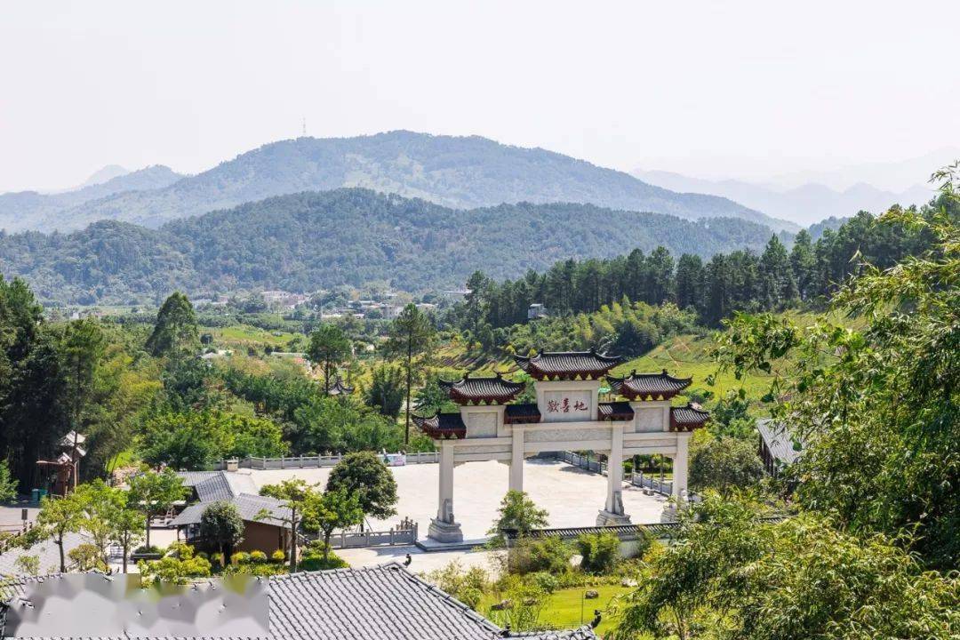 古木參天,空氣清新世界過山瑤之鄉——廣東韶關乳源縣境內雲門山旅遊