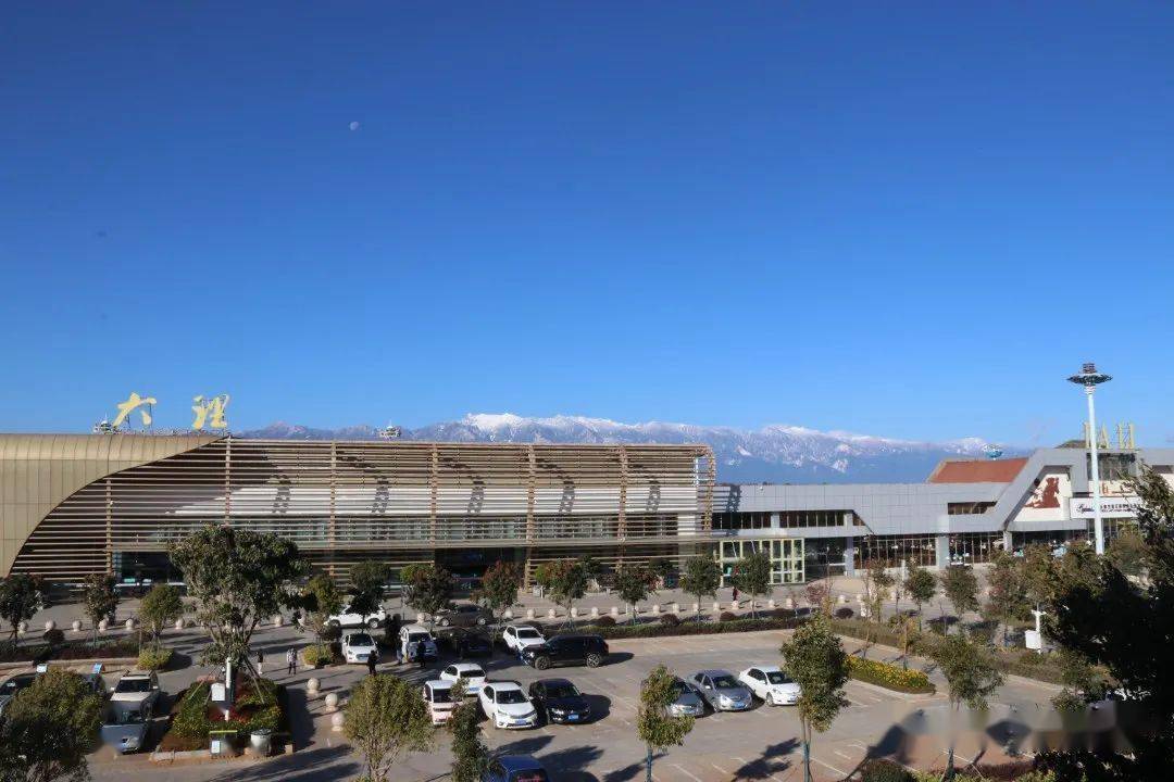 易出现通行缓慢的路段预计为:楚大高速弥渡至九顶山段及大理至平坡