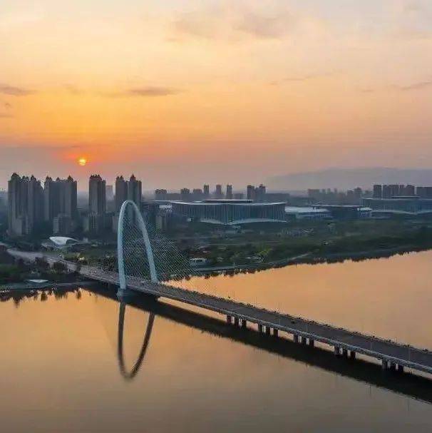 秋色宜人,“慢”步三秦【一】——西安之旅,打卡古城时尚新天际线_图片_大桥_长安