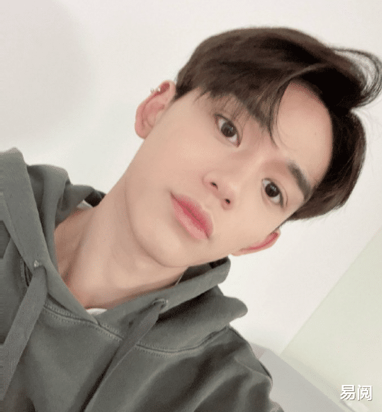 黄旭熙曾经是她们的男朋友,他们跟黄旭熙谈恋爱的时候并不知道还有