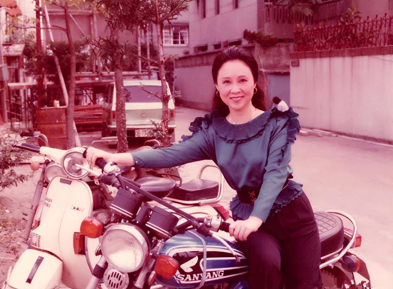 言情教母琼瑶:10年小三生涯,写64部小说,她的人生远比小说精彩_父母