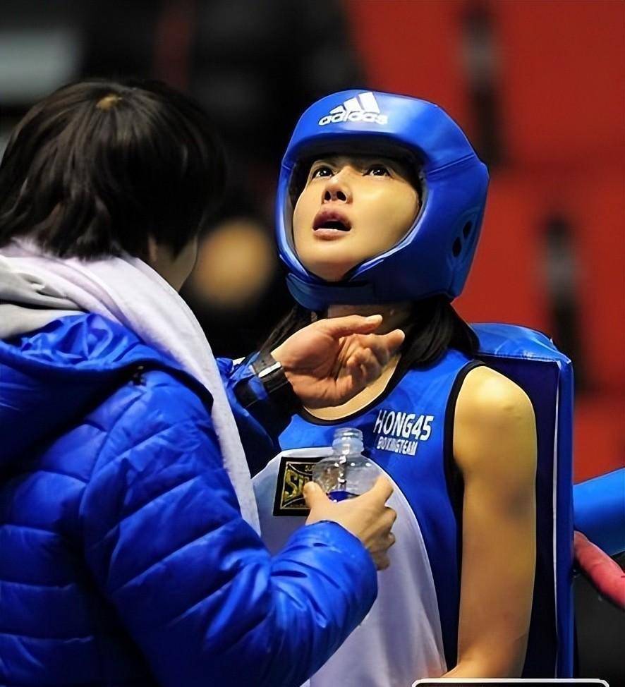 韩国女星李诗英体脂率仅8%,被誉为"金刚芭比"嫁大九岁富豪老公_junjin
