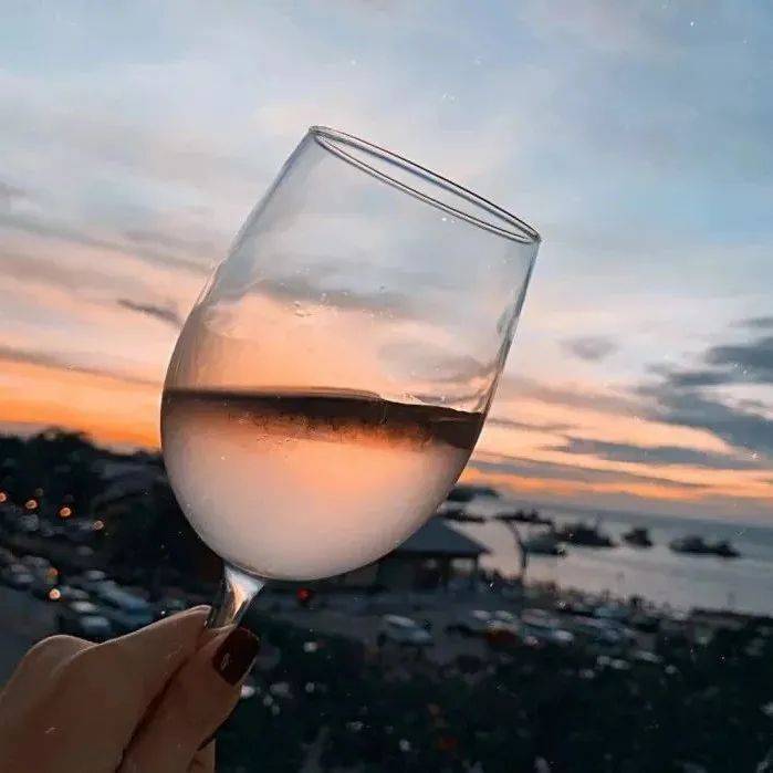 人生不过百年，且敬自己十杯酒_生活_一生_父母
