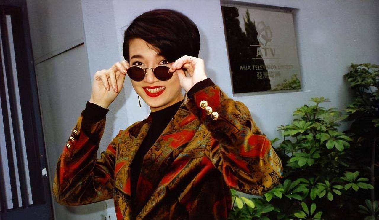 吴绮莉悲剧人生的始作俑者,是她亲妈_叶崇仁_刘娟娟_父亲