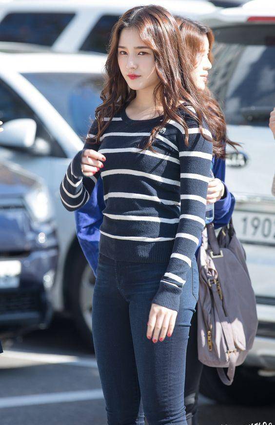 "微胖界"坠入凡尘的扛把子 南希的时尚穿搭 美爆了的颜值令人艳羡_李