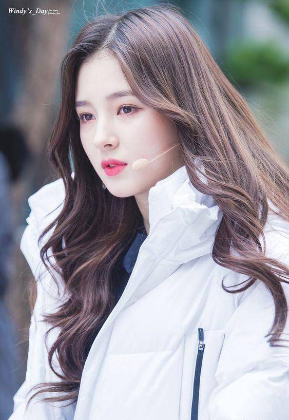 "微胖界"坠入凡尘的扛把子 南希的时尚穿搭 美爆了的颜值令人艳羡_李