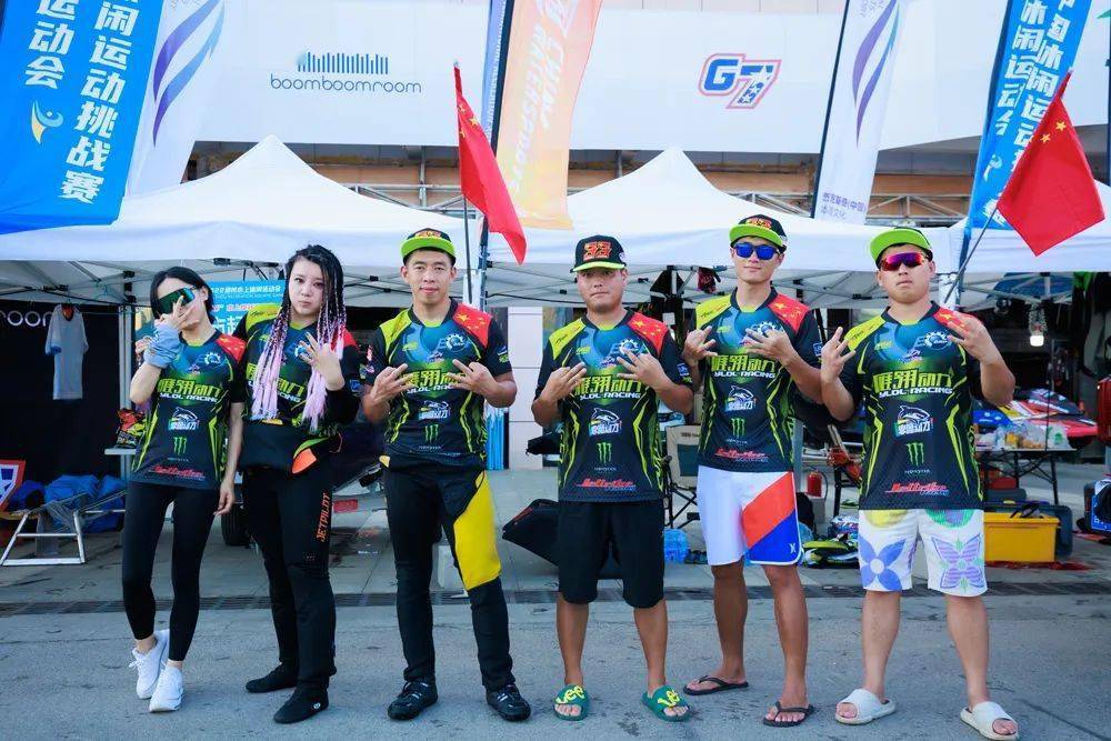 海南万宁摩托艇队陈杉在广西比赛中获得冠军_全国_坐式_亚军