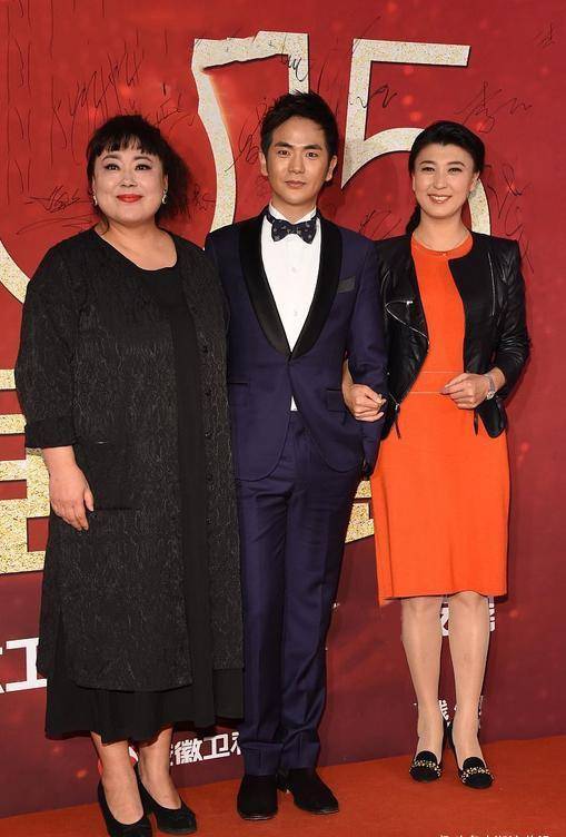 闫学晶越老越气质!