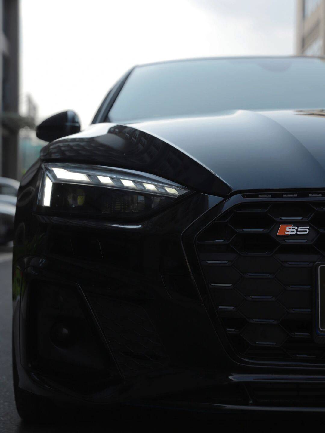 奥迪a5-lb改色膜黑武士,酷爆了黑武士的无限魅力