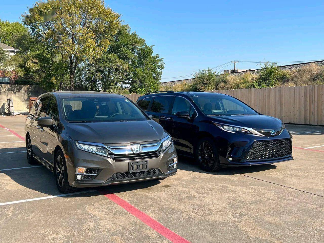 MPV“双雄”来了，本田奥德赛与丰田Sienna首次同框，气场强大_搜狐汽车_搜狐网