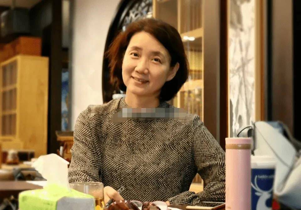 李修平优雅的老去,生活照比工作照还漂亮,腹有诗书气自华!