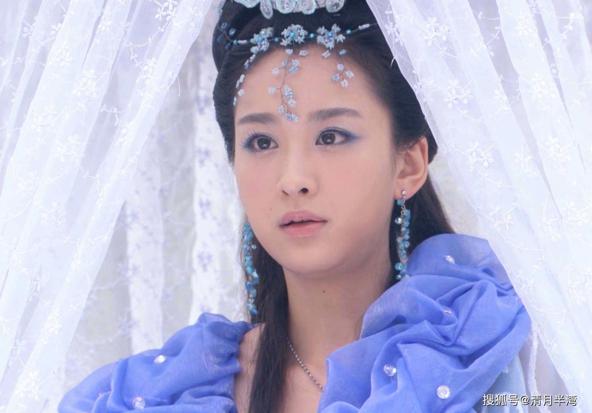 2011年,穆婷婷有多部古装剧上线,《活佛济公第二部》里的玄女宫宫主冷