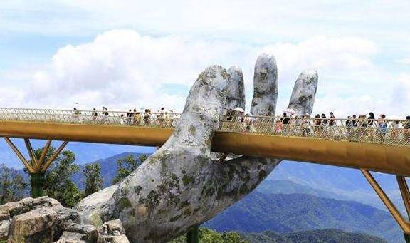 全球最霸气的桥，全长150米，却花费了130亿人民币！