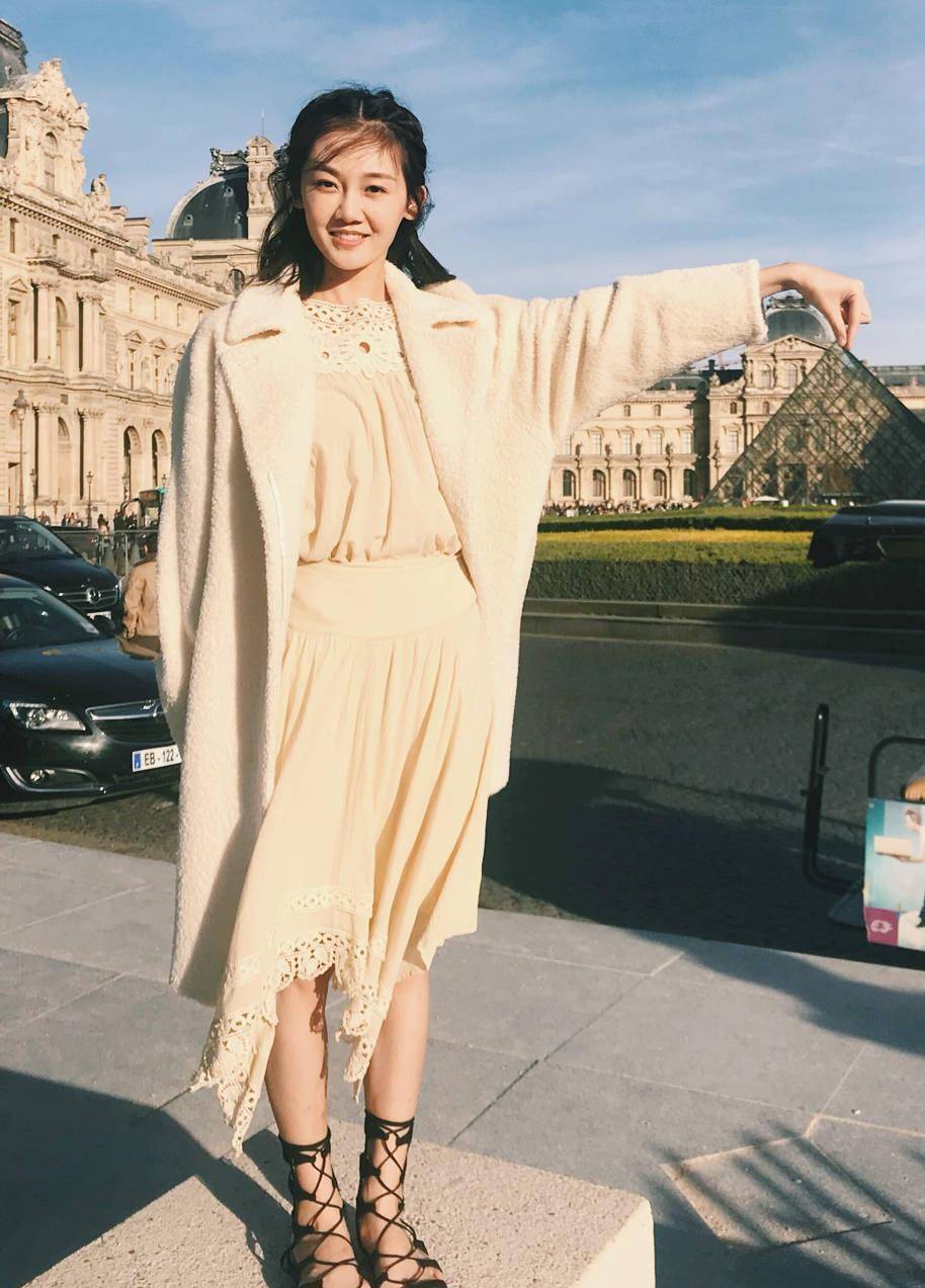 原来苗苗素颜出门这么美!