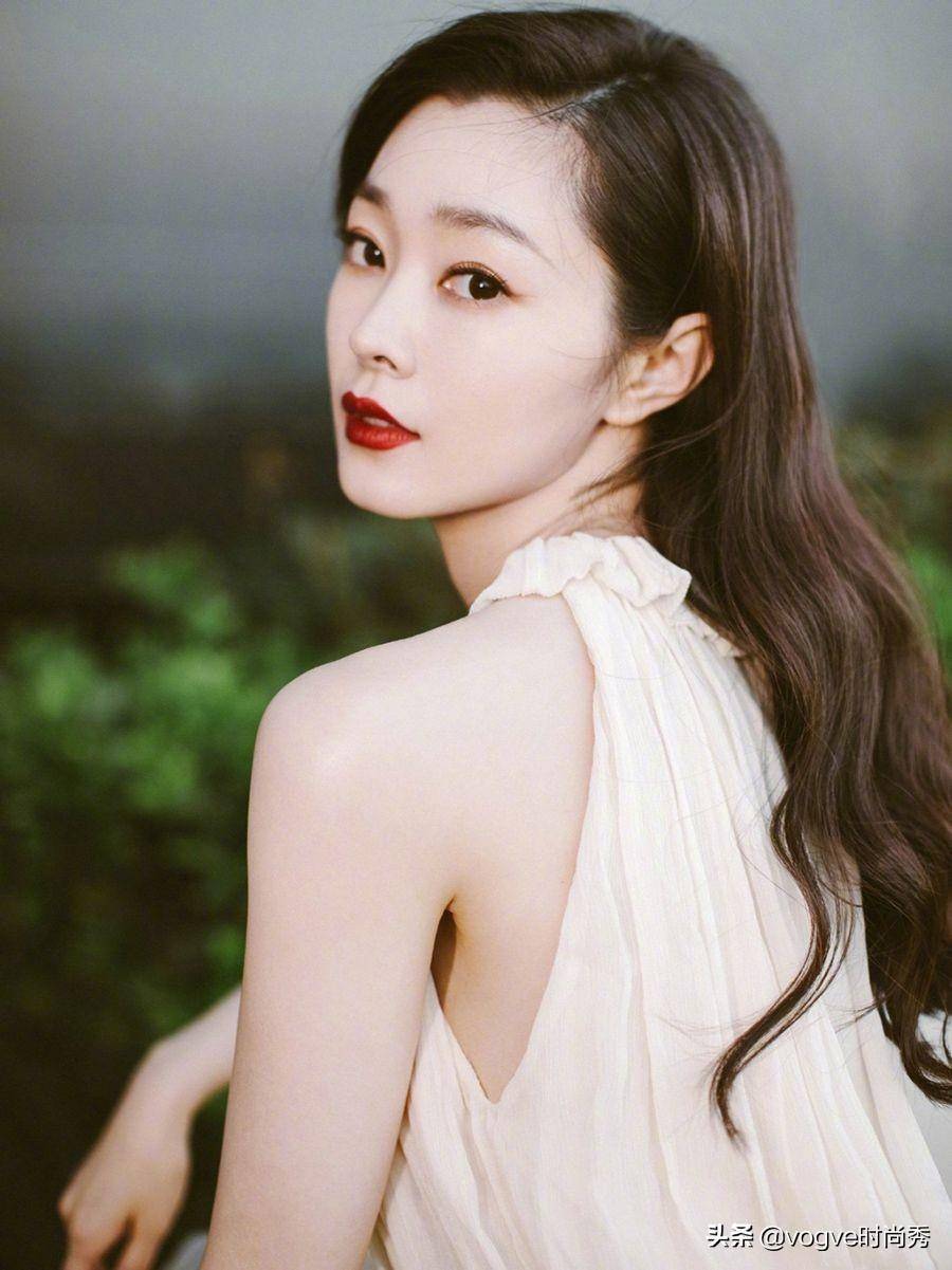 剧组集体晒美照,宋轶手臂上口红印瞩目,郭麒麟大饱眼福_蒋依依_扮演者