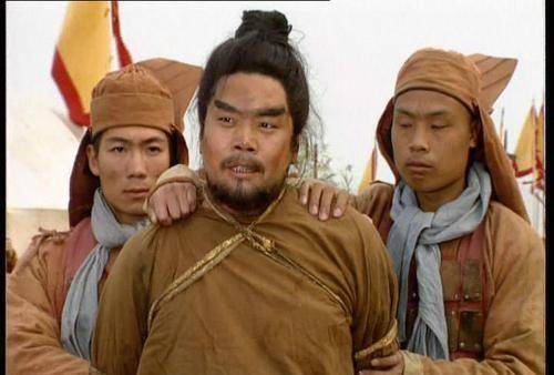 蜀汉灭亡后,张飞家人没有人敢动,为什么关羽却满门被杀?