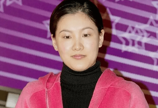 比如粉丝们非常熟悉的伏明霞,以及高敏等人都是中国跳水的一把好手,在