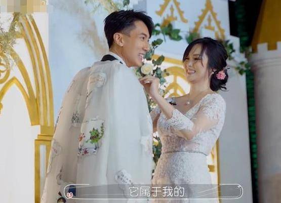 公主抱,却忘记她穿的是裙子,妻子救场方式太机智_林丽莹_时候_图片