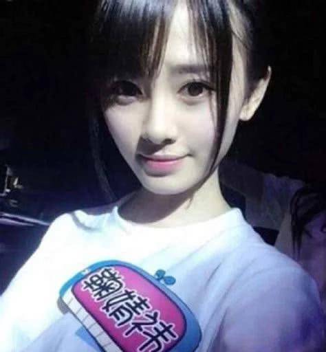 鞠婧祎青涩旧照被扒,看清她干瘦的小脸,和现在相比差距很大_网友_化妆