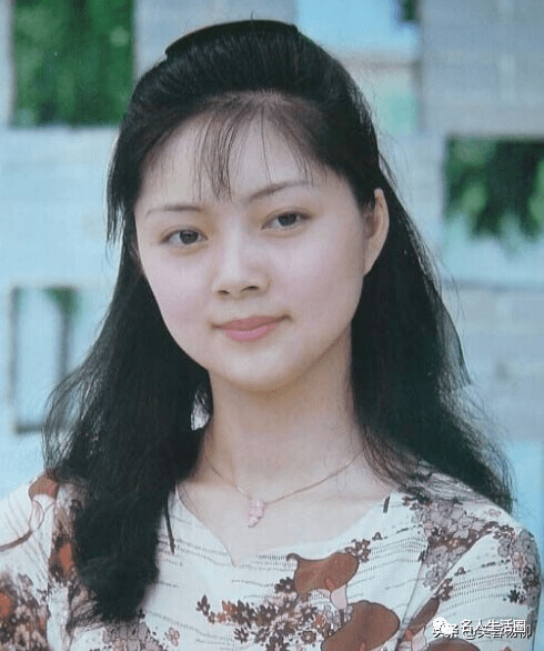 87版《红楼梦》"十二钗"演员年轻照片,没想到当年金莉莉这么漂亮_林