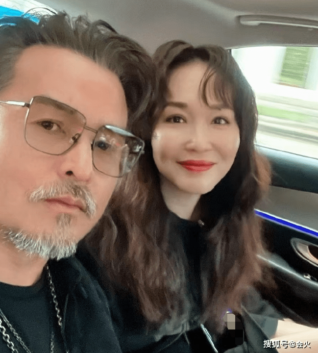 新加坡女神潘玲玲参加宴会!