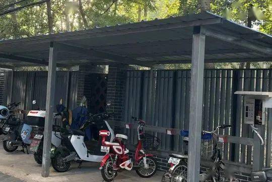 随着方便快捷的电动车成为居民出行的主要交通工具之一,它的停放和