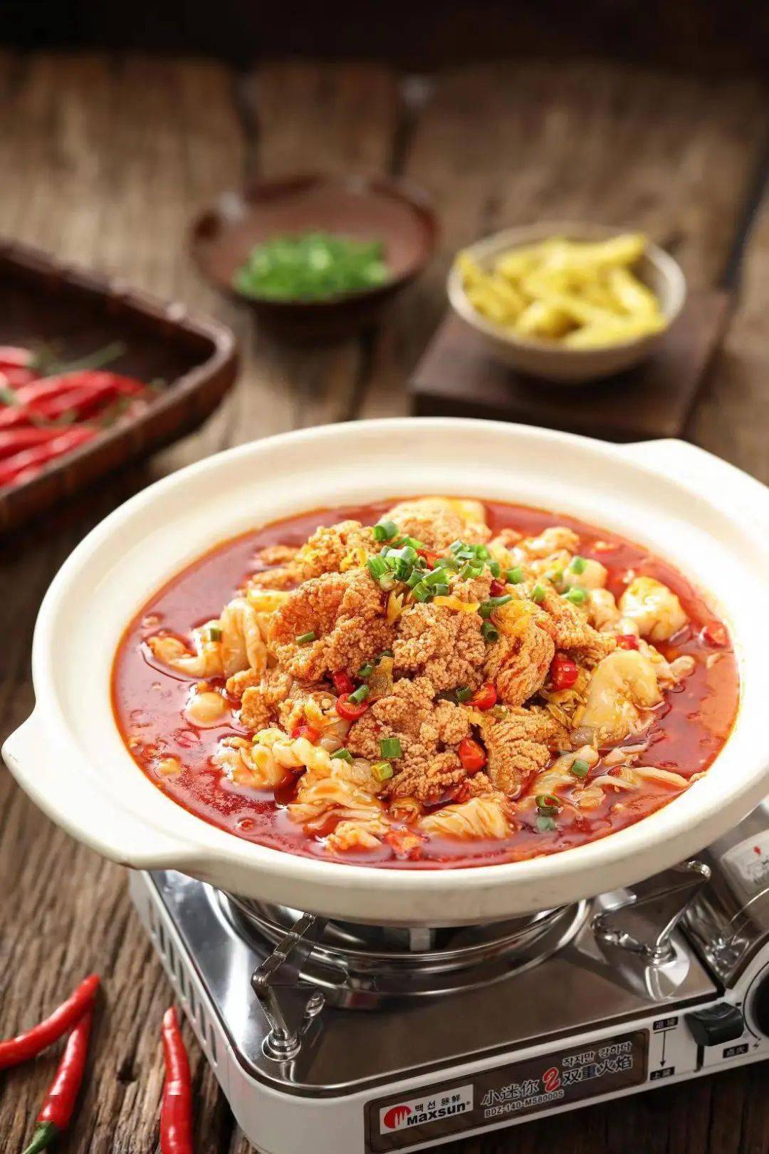 乳鸽,红烧肉,金汤烩花胶.鲜美爽口,吃完直呼地道!_汤汁_瓦罐_美食