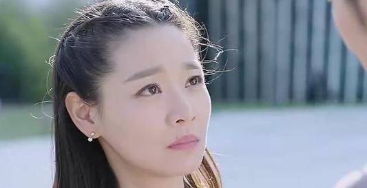 她是张嘉译"御用媳妇",4次合作仍没捧红,却被张国立带火_维维_电视剧