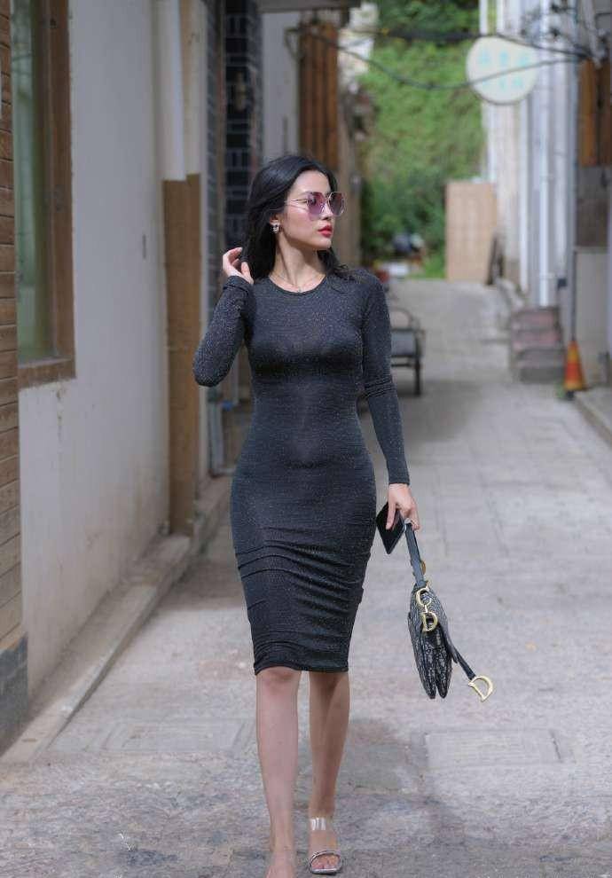 潮流美女,一身黑色紧身裙,穿出时髦又拉风的美_气质_身材_时尚