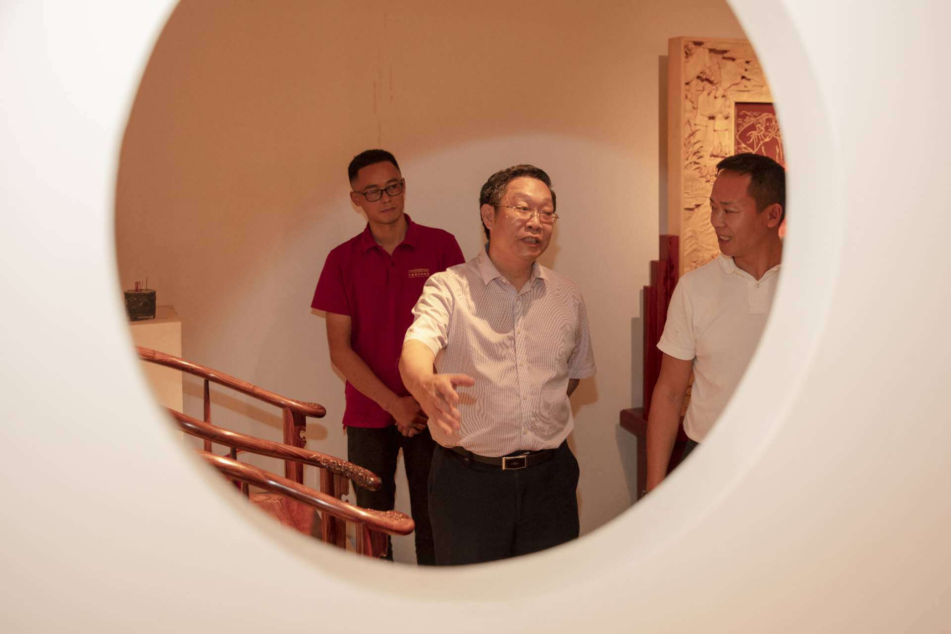 匠心独运,守正创新——邹鸿工匠人才创新工作室揭牌_黄花梨_行业_发展