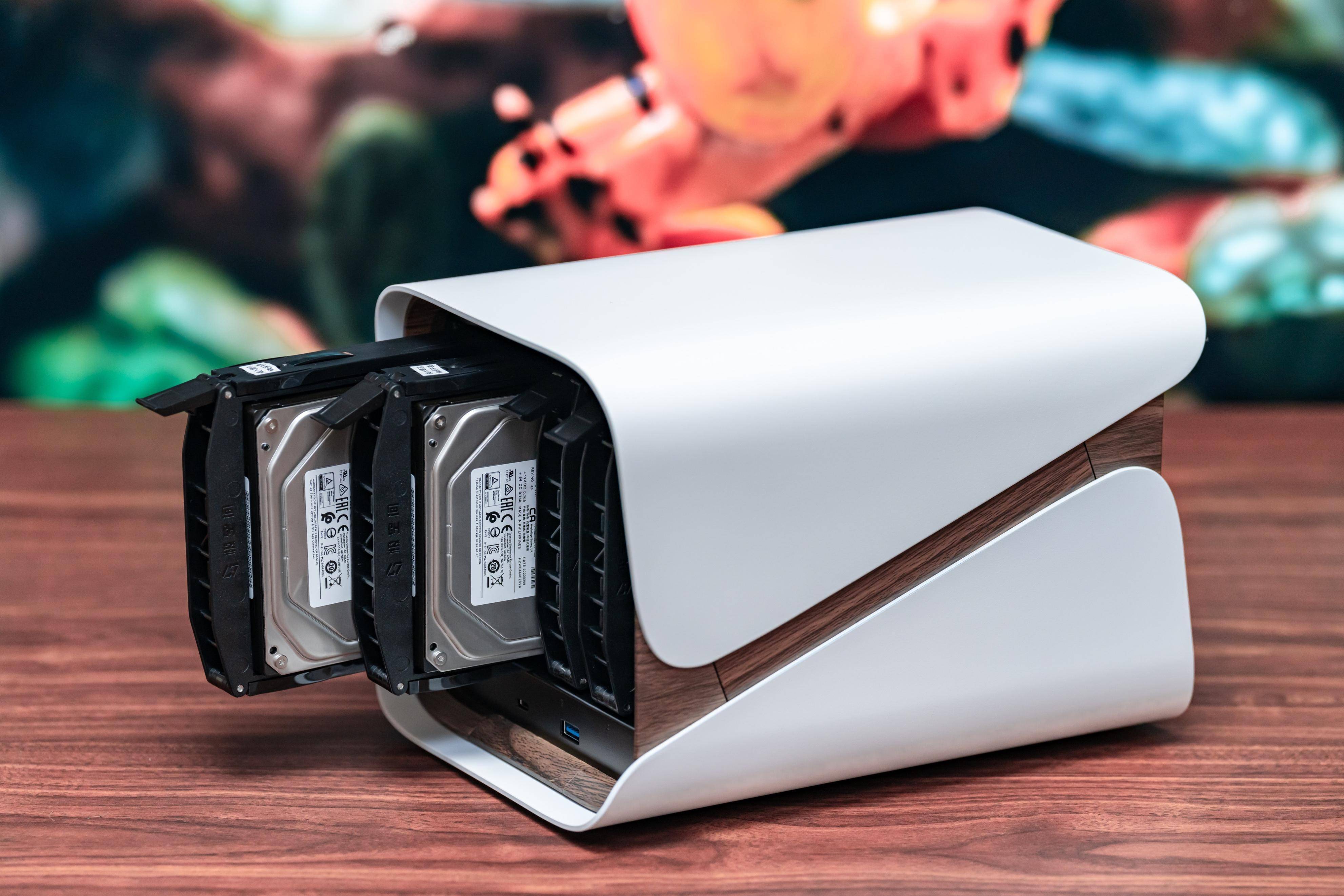 极空间 Z4S 体验：影视信息搜刮 + AI 相册管理 + 全局内网穿透