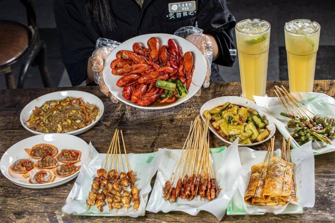 足足2斤重,狂炫肥美小龙虾!牛小串,掌中宝.烤串撸起来!